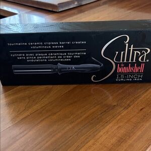 The Bombshell 1.5-Inch Curling Iron - Black